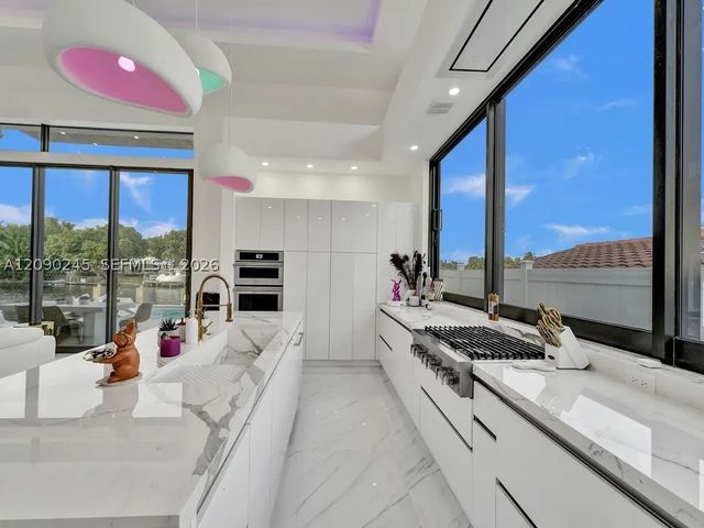 2225 NE 19th St, Fort Lauderdale, FL 33305