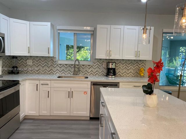 204 SW 19th Ave, Fort Lauderdale, FL 33312