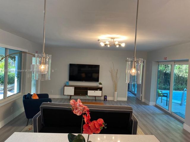 204 SW 19th Ave, Fort Lauderdale, FL 33312