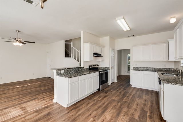 821 S Parks Drive, Desoto, TX 75115