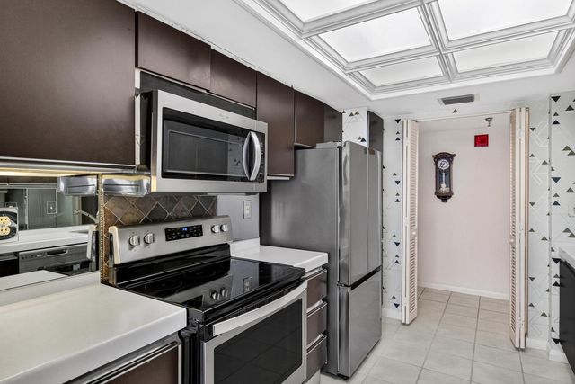 115 Lakeshore Drive 1549, North Palm Beach, FL 33408