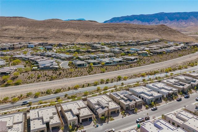 10865 Agate Cliffs Avenue, Las Vegas, NV 89135