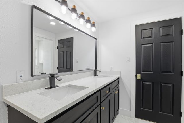 317 Cedar Creek Court, Fort Worth, TX 76103