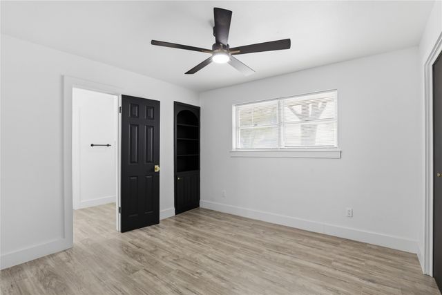 317 Cedar Creek Court, Fort Worth, TX 76103