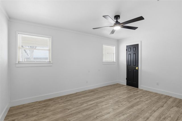 317 Cedar Creek Court, Fort Worth, TX 76103