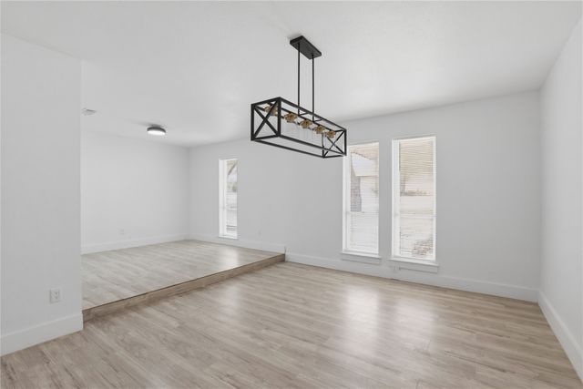 317 Cedar Creek Court, Fort Worth, TX 76103