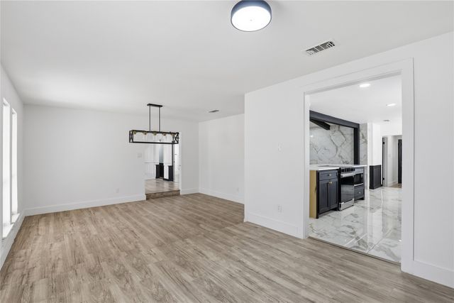 317 Cedar Creek Court, Fort Worth, TX 76103