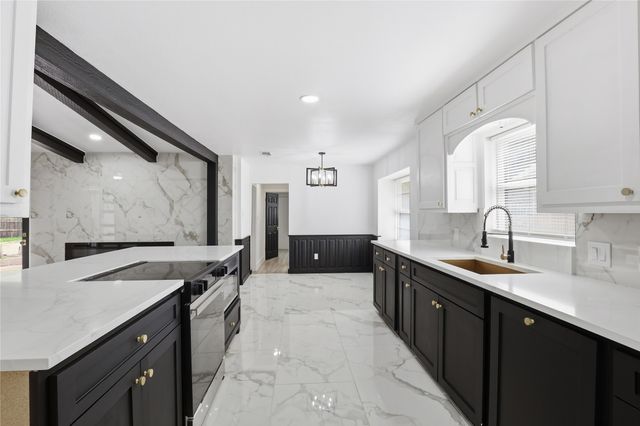 317 Cedar Creek Court, Fort Worth, TX 76103