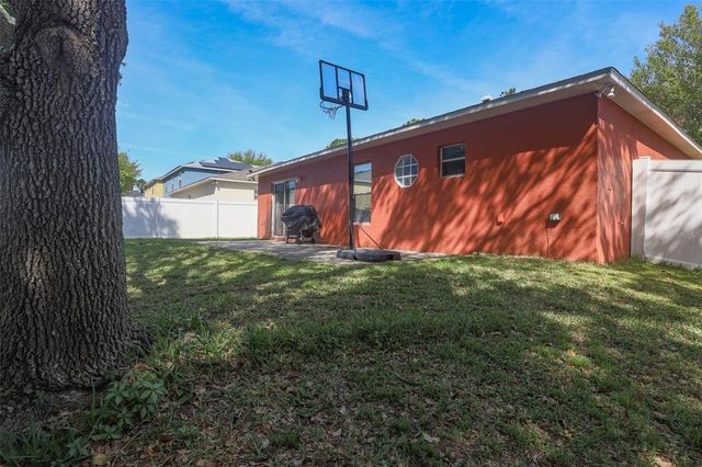 2442 FOXHOLLOW ROAD, Tavares, FL 32778