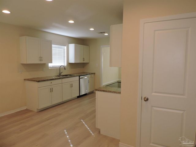1000 Polk Ave, Pensacola, FL 32507