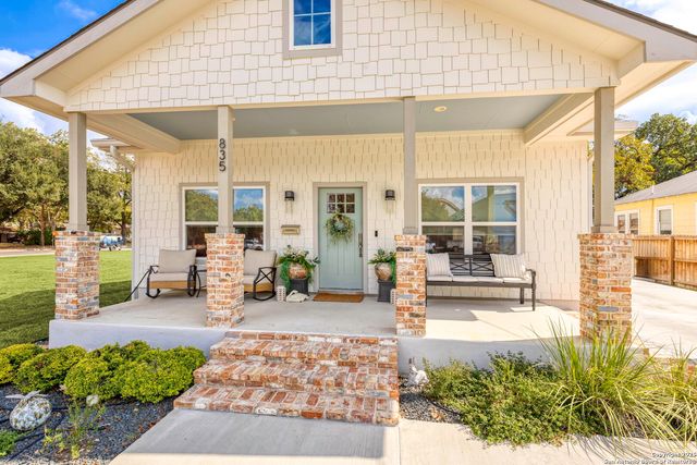 835 Cross Street, New Braunfels, TX 78130