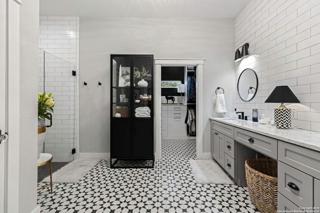 835 Cross Street, New Braunfels, TX 78130