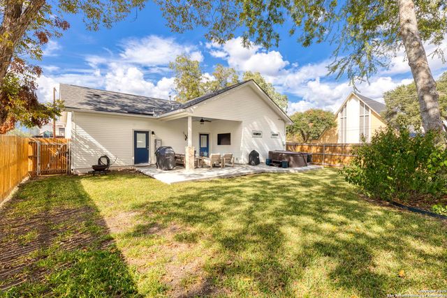 835 Cross Street, New Braunfels, TX 78130