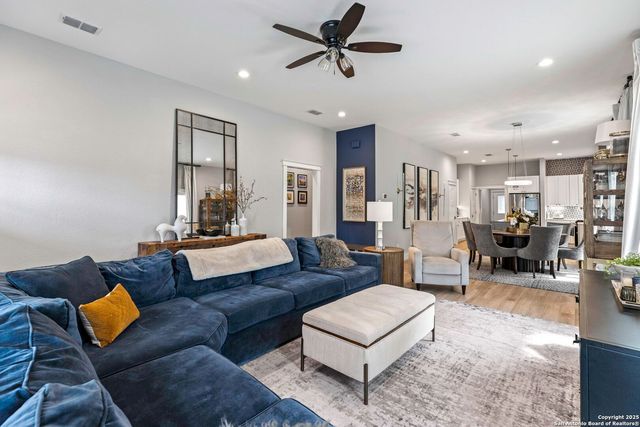 835 Cross Street, New Braunfels, TX 78130