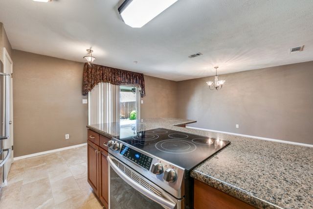 6611 Greenspring Drive, Arlington, TX 76016