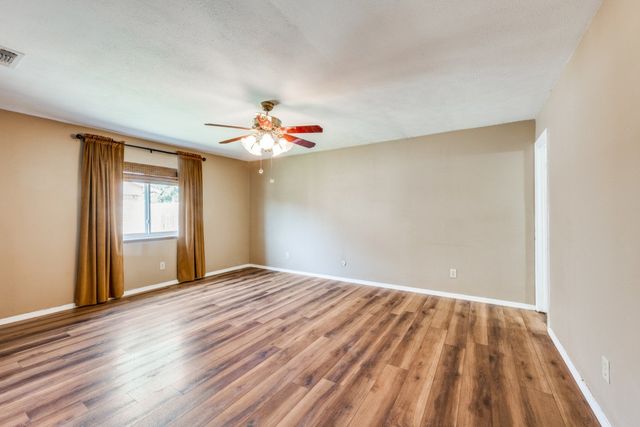 6611 Greenspring Drive, Arlington, TX 76016