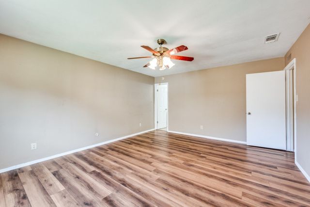 6611 Greenspring Drive, Arlington, TX 76016