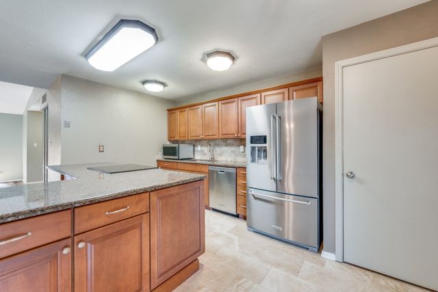 6611 Greenspring Drive, Arlington, TX 76016