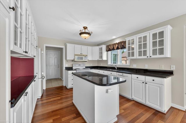 1654 Seymour Lake Road, Oxford, MI 48371
