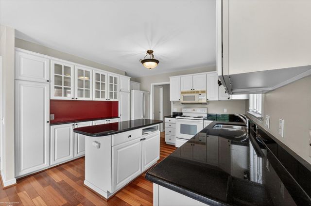 1654 Seymour Lake Road, Oxford, MI 48371