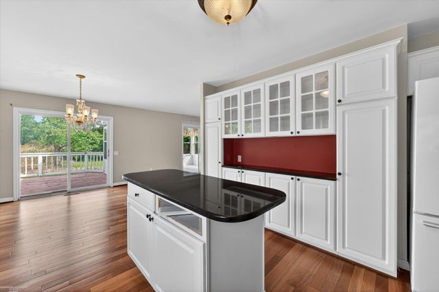 1654 Seymour Lake Road, Oxford, MI 48371