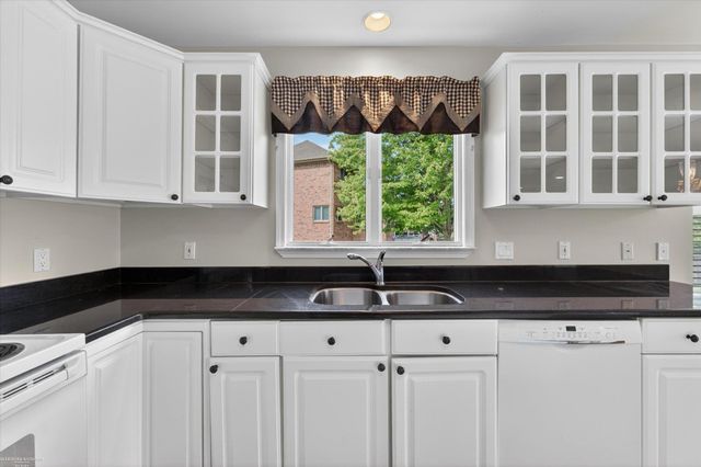 1654 Seymour Lake Road, Oxford, MI 48371