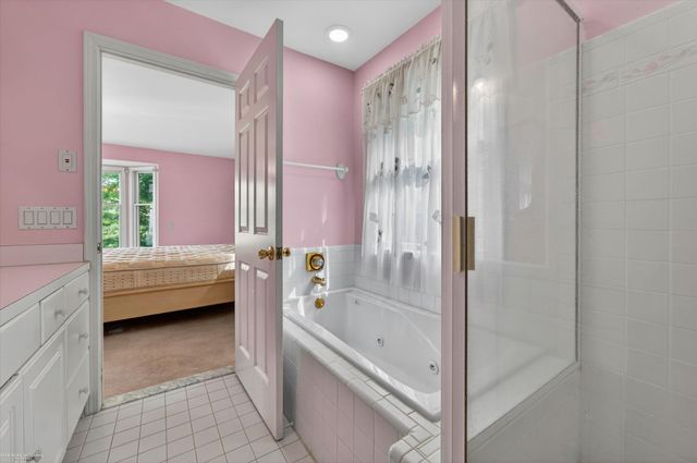 1654 Seymour Lake Road, Oxford, MI 48371
