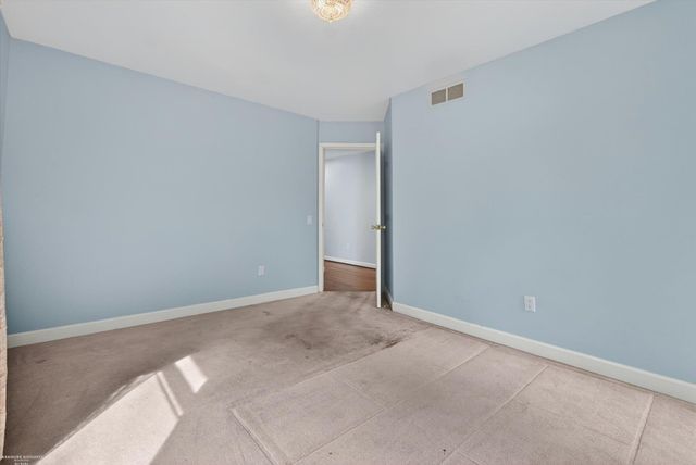 1654 Seymour Lake Road, Oxford, MI 48371