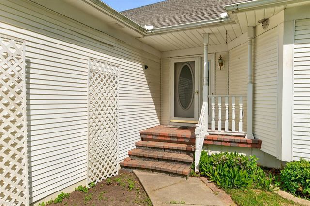 1654 Seymour Lake Road, Oxford, MI 48371