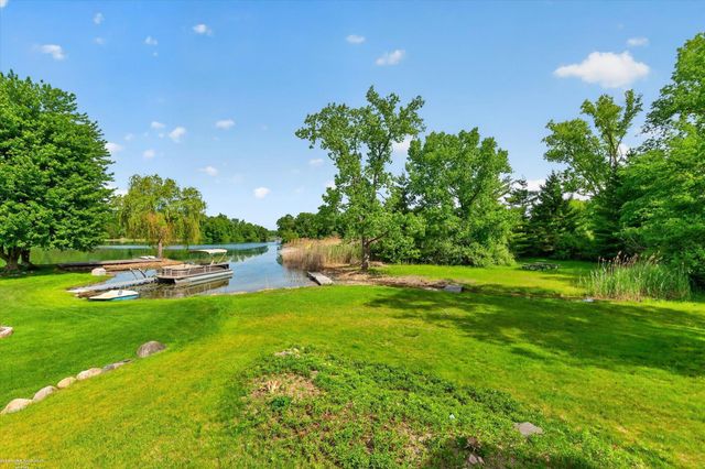 1654 Seymour Lake Road, Oxford, MI 48371