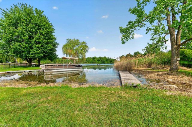 1654 Seymour Lake Road, Oxford, MI 48371