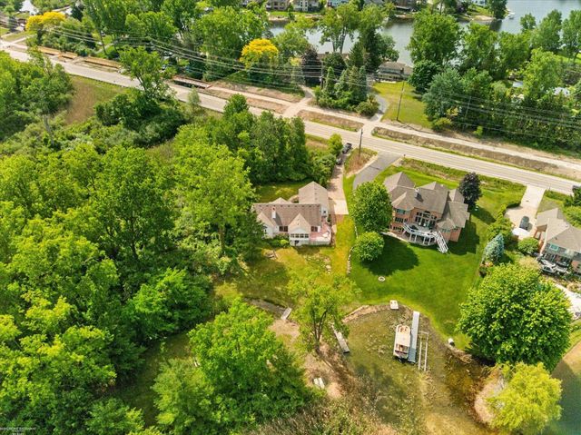 1654 Seymour Lake Road, Oxford, MI 48371