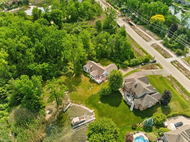 1654 Seymour Lake Road, Oxford, MI 48371