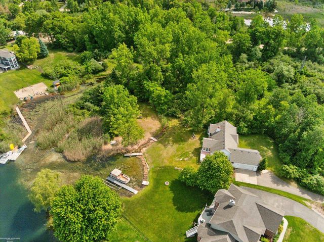 1654 Seymour Lake Road, Oxford, MI 48371