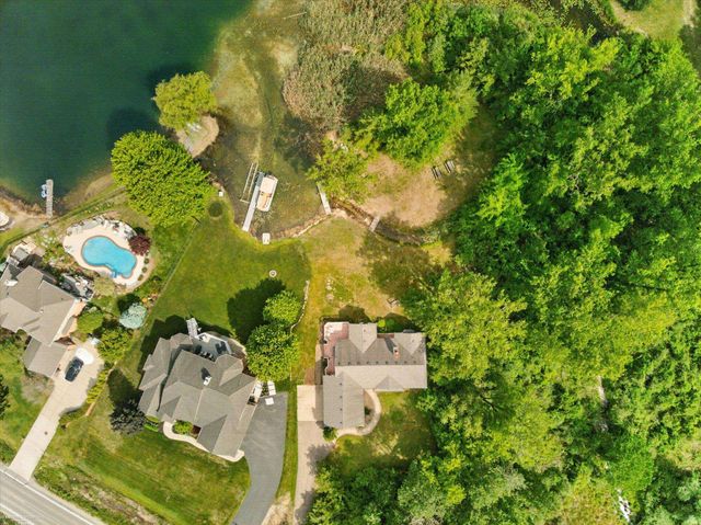 1654 Seymour Lake Road, Oxford, MI 48371