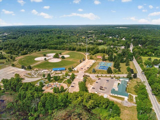 1654 Seymour Lake Road, Oxford, MI 48371