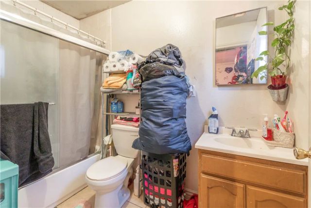 9211 S Central, Los Angeles, CA 90002