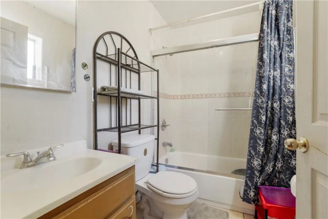 9211 S Central, Los Angeles, CA 90002