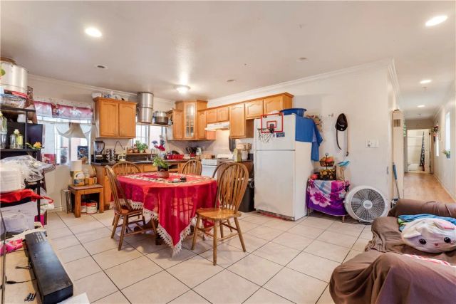 9211 S Central, Los Angeles, CA 90002