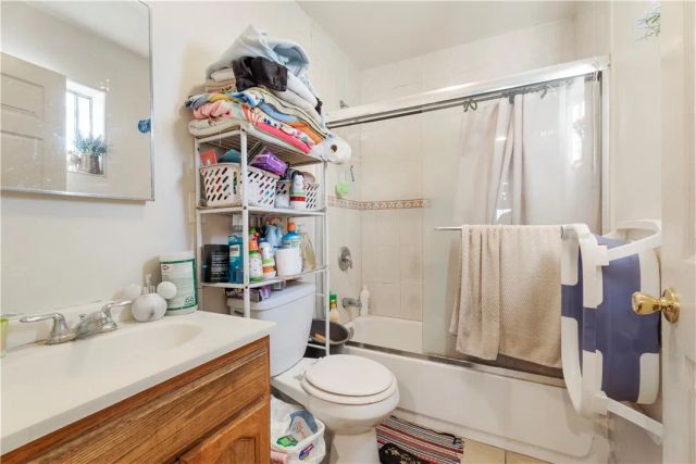 9211 S Central, Los Angeles, CA 90002