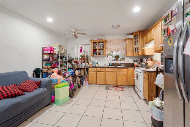 9211 S Central, Los Angeles, CA 90002