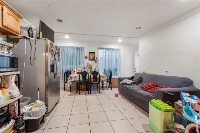 9211 S Central, Los Angeles, CA 90002