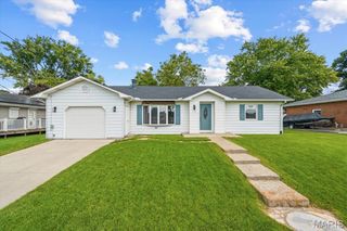 157 Munzert Drive, Glen Carbon, IL 62034