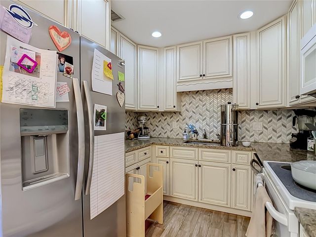 15101 MORNING DR, Lutz, FL 33559