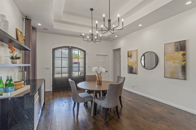 2534 Gladstone Drive, Dallas, TX 75211