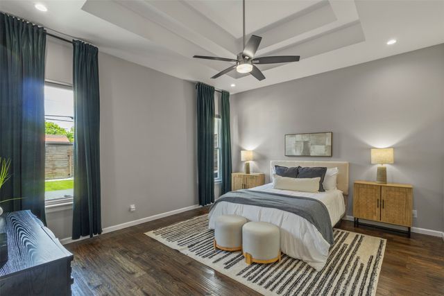 2534 Gladstone Drive, Dallas, TX 75211