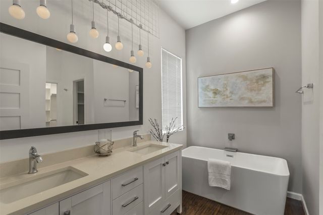2534 Gladstone Drive, Dallas, TX 75211