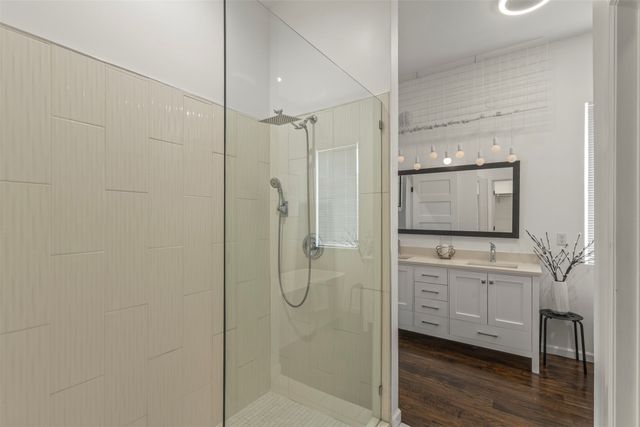 2534 Gladstone Drive, Dallas, TX 75211