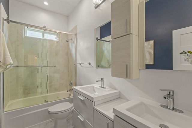 2534 Gladstone Drive, Dallas, TX 75211