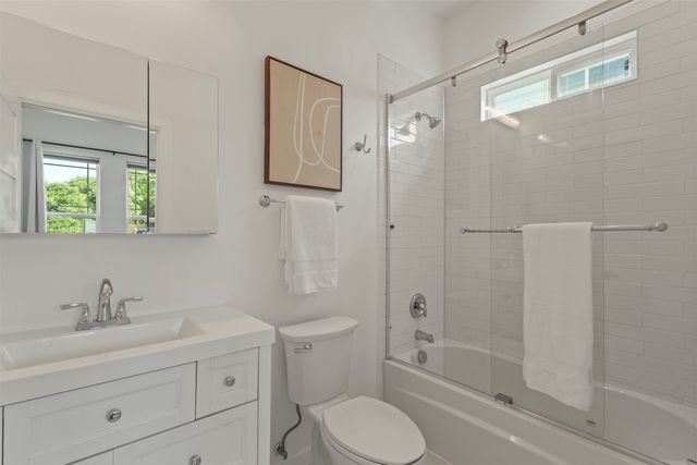 2534 Gladstone Drive, Dallas, TX 75211
